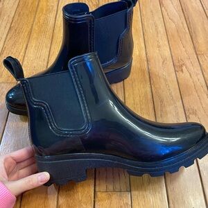 Capelli New York Black Glossy Chelsea Booties